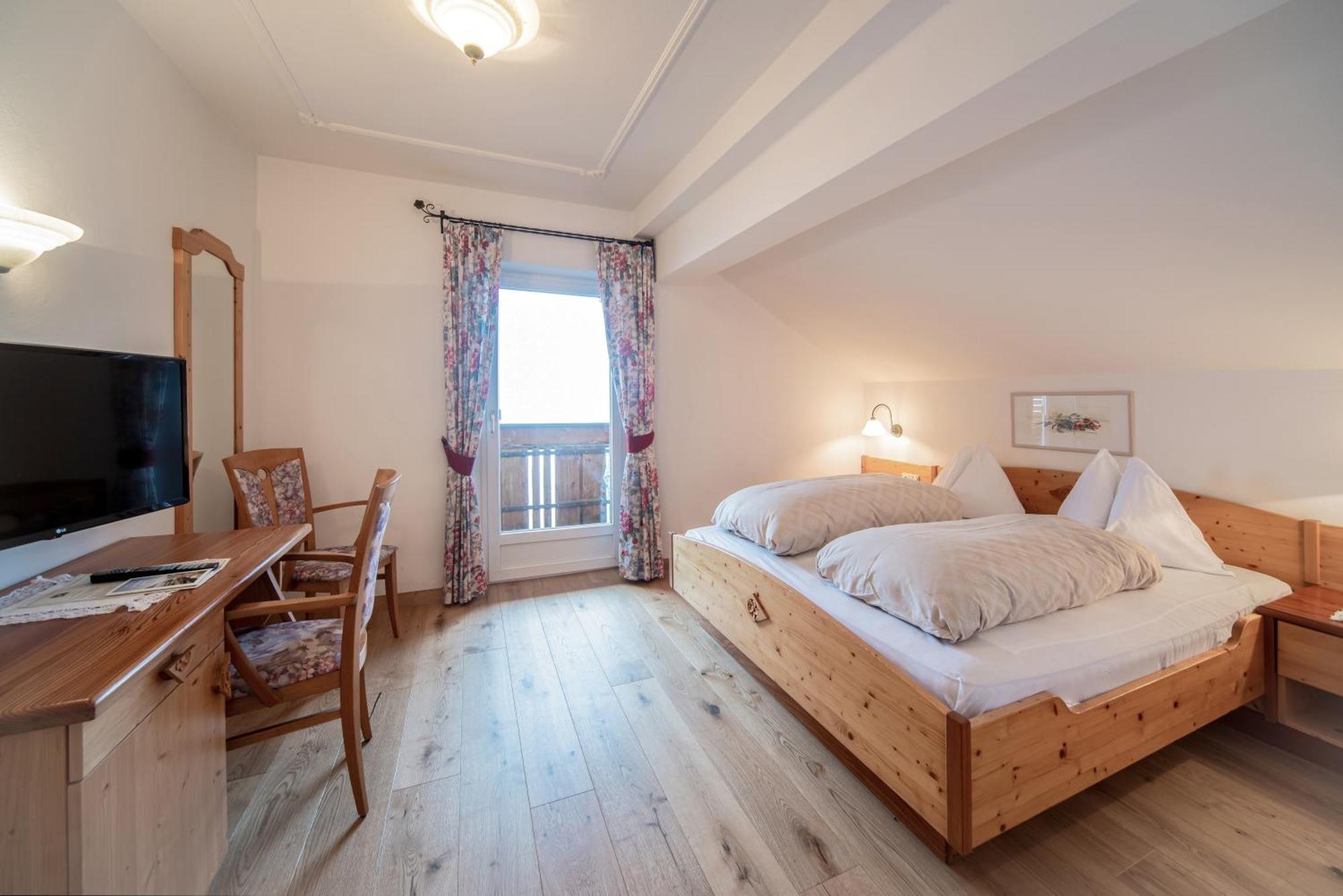 Landhotel Gasthof Zum Loewen Rodengo Esterno foto